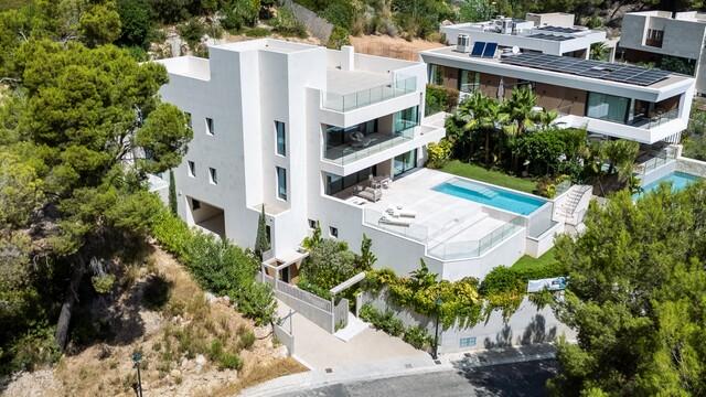 Elegant Modern Mediterranean Villa in Upper Son Vida, Mallorca