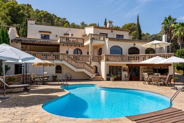 Exceptional Estate with Pool and Tennis Court in Pollensa, North Mallorca