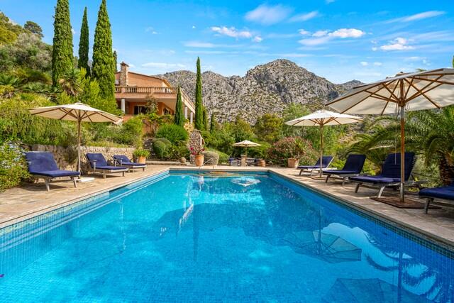 Mountain view country estate with ETV licence for sale in Pollença, North Mallorca