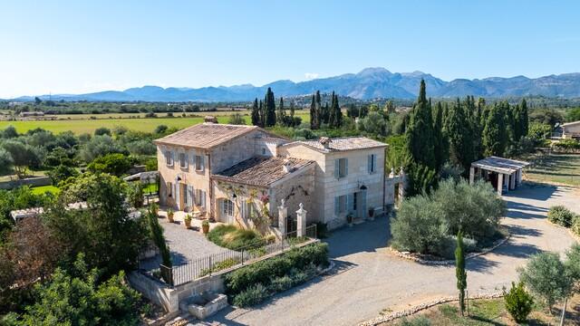 Restaurierte Finca mit Gästehaus kaufen in Sa Pobla, Nord-Mallorca