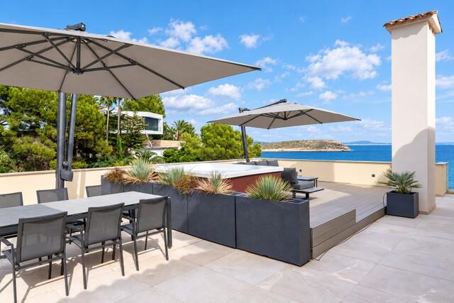 Seafront penthouse for sale in Cala Vinyes, Southwest Mallorca