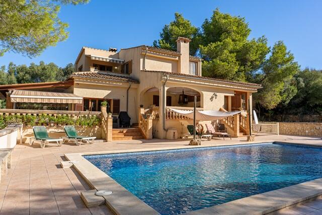 Traditionelle Finca mit Südausrichtung zum Verkauf in Alcúdia, Nordmallorca