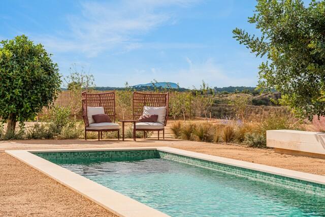 Finca with private lake for sale in Vilafranca de Bonany, Mallorca