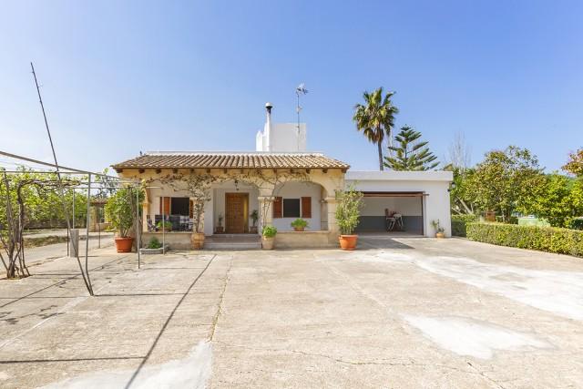 Amazing finca with tennis court for sale in Binissalem, Mallorca