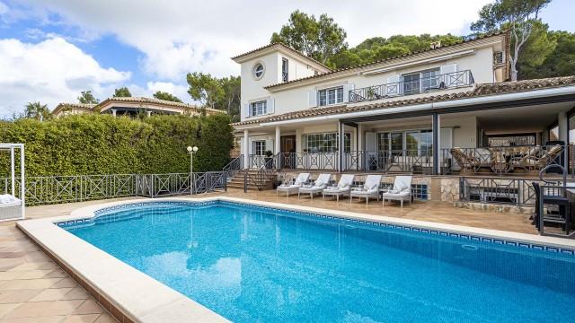 Gran villa contemporánea con piscina, en venta en Santa Ponsa, Mallorca