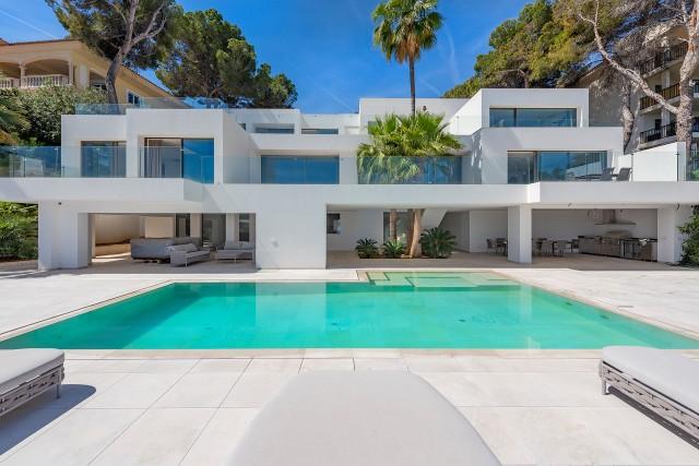 Luxurious villa with sea access for sale Cala Vinyes , Mallorca