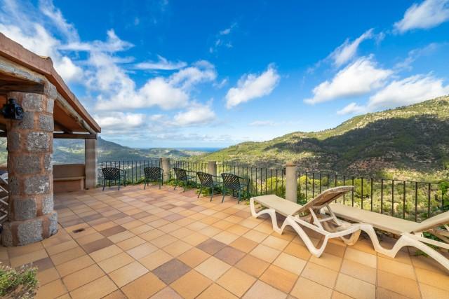 Finca for sale with sea and mountain views in Fornalutx, Mallorca