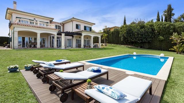 Outstanding villa with large garden and sea views in Cala Vinyes, Mallorca