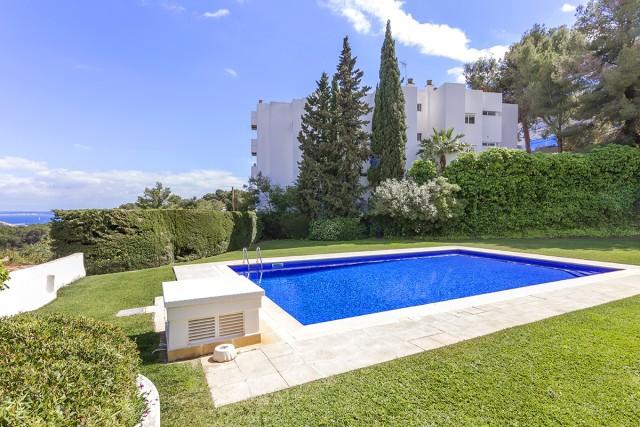 Sea view apartment with community pool for sale near Palma, Mallorca