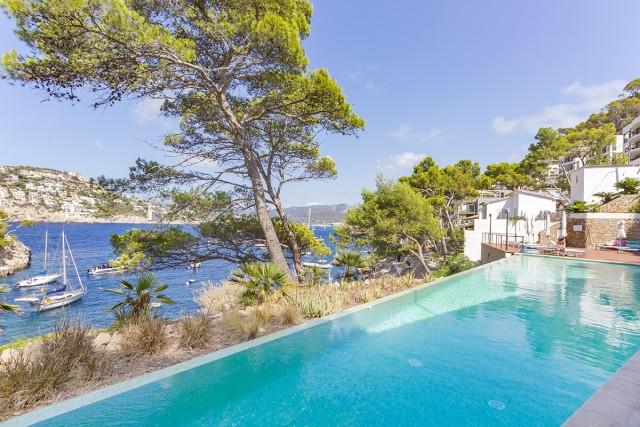 Sea view apartment with community pool for sale in Puerto Andratx, Mallorca