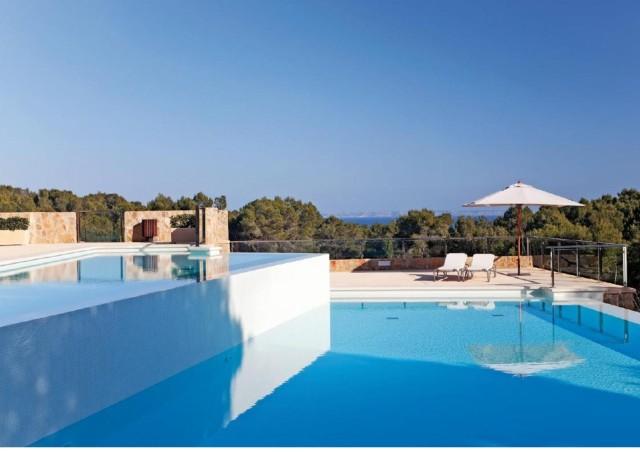 Villa de lujo de nueva construcción con piscina, en venta cerca de la playa en Sol de Mallorca