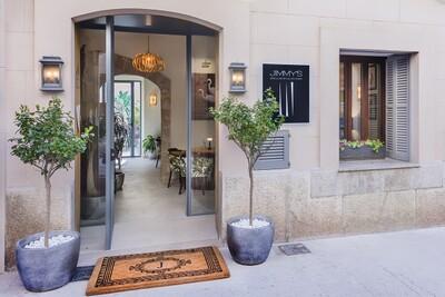 Jimmy&rsquo;s Exclusive Club and Bar (2)
