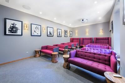 Jimmy&rsquo;s Exclusive Club and Bar (11)