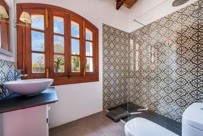 Bathroom (4)
