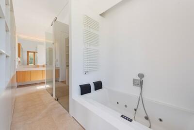 Bathroom (3)