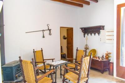 Interior (5)