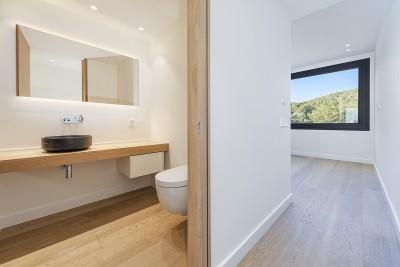 Bathroom (3)