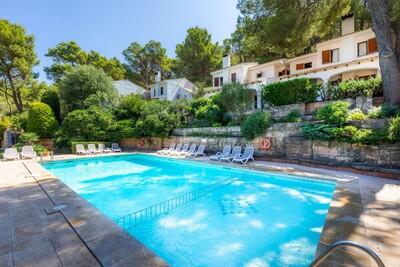 Pool and Exterior (1).jpg