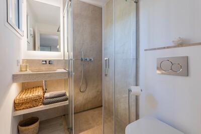 Bathroom new (1).jpg
