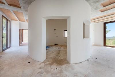 Interior (2)