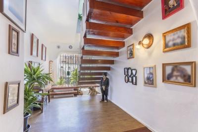 Interior (1)