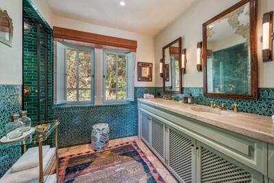 Bathroom (5)