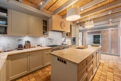 Kitchen (2)