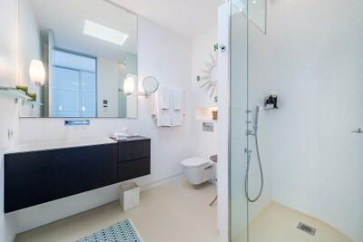 Bathroom (2)