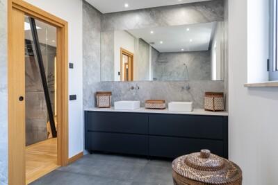 Bathroom (4)