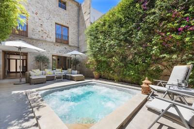 Pool and Exterior (2)
