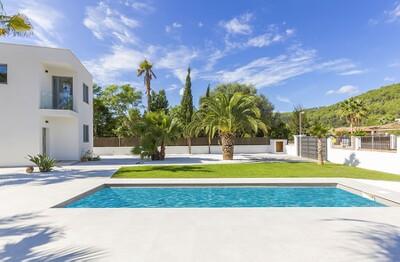 Exterior and Pool (2)