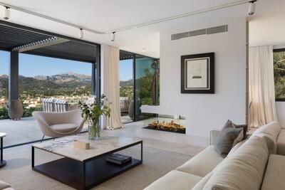 Living Room (3).jpg