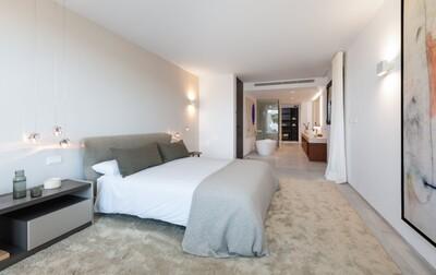 Bedroom (1).jpg