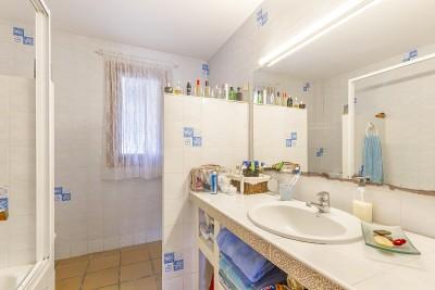 Bathroom (3)