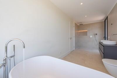 Bathroom (3)