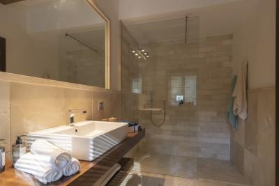 Bathroom (4)