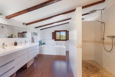 Bathroom (3)