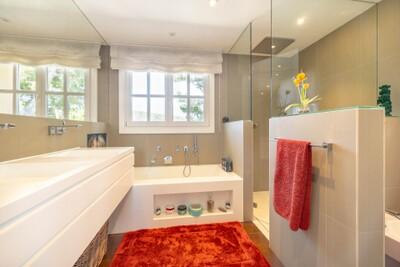 Bathroom (3)