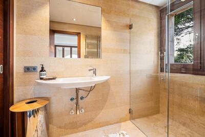 Bathroom (4)