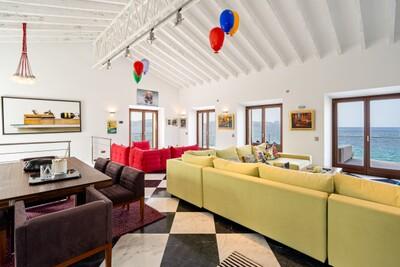 Living Room (2)