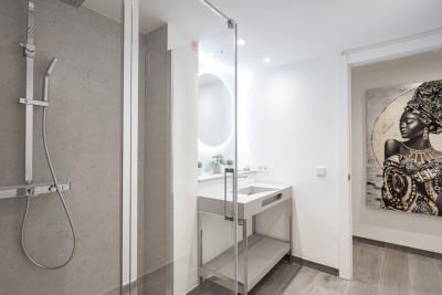 Bathroom (3)