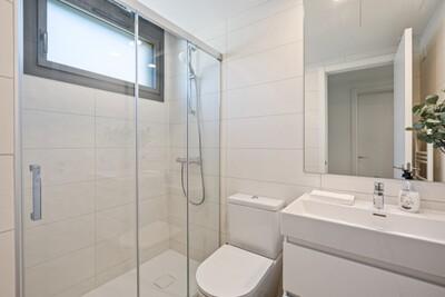 Bathroom (1).jpg