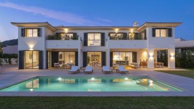 NS Exterior and Pool