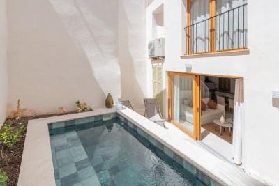 Pool and Exterior (2)