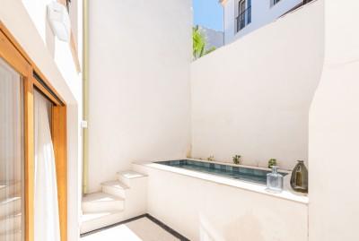 Pool and Exterior (3)