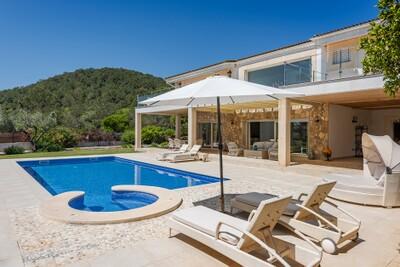 Exterior and Pool (4)