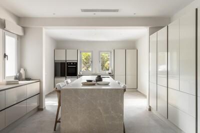 09-Kitchen.jpg