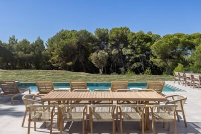 19-Poolside-dining.jpg