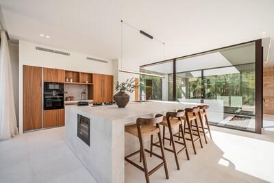Kitchen (2).jpg