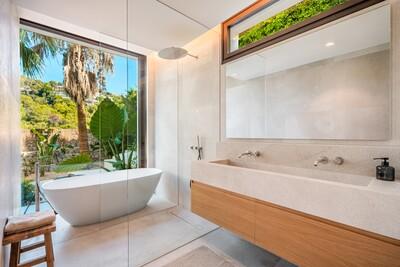 Bathroom (1).jpg
